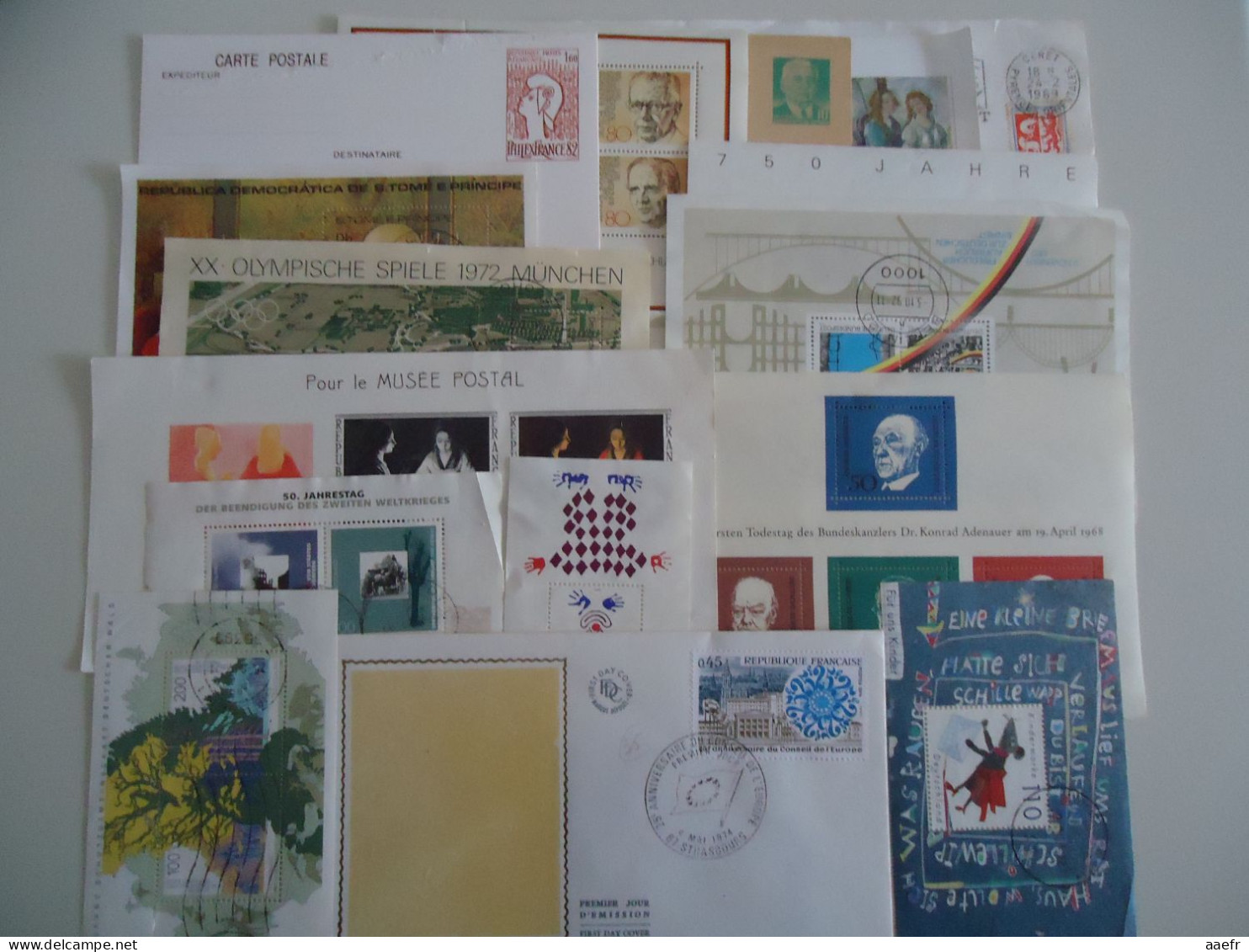 Monde -  100 % Timbres DEFECTUEUX / 100% Stamps With DEFECTS - 345 Gr = +/- 3500 Timbres/Stamps - Mezclas (min 1000 Sellos)