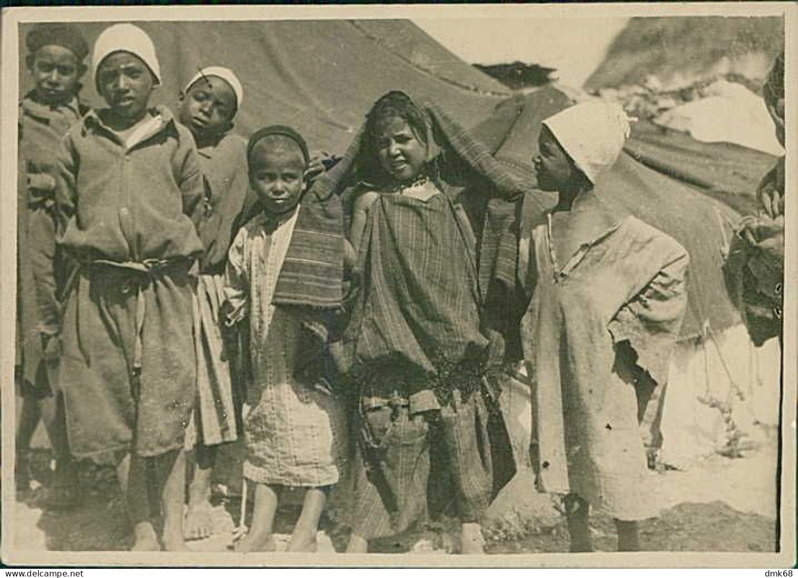 AFRICA - LIBYA / LIBIA - SOLDATO FASCISTA / GIOVANI ARABI / MERCATO -  2 FOTO  ( CM 12 / CM 8,5 ) - APRILE 1939 (12591) - Libië
