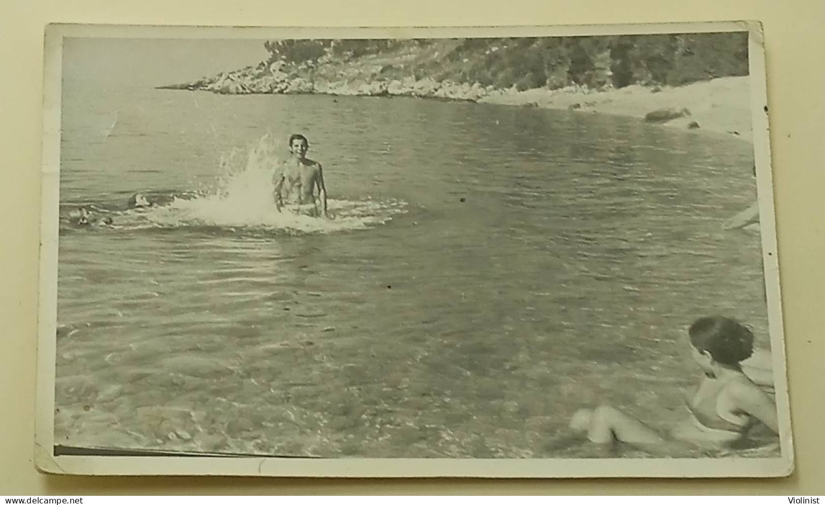 Girls And A Guy At Sea - Anonyme Personen