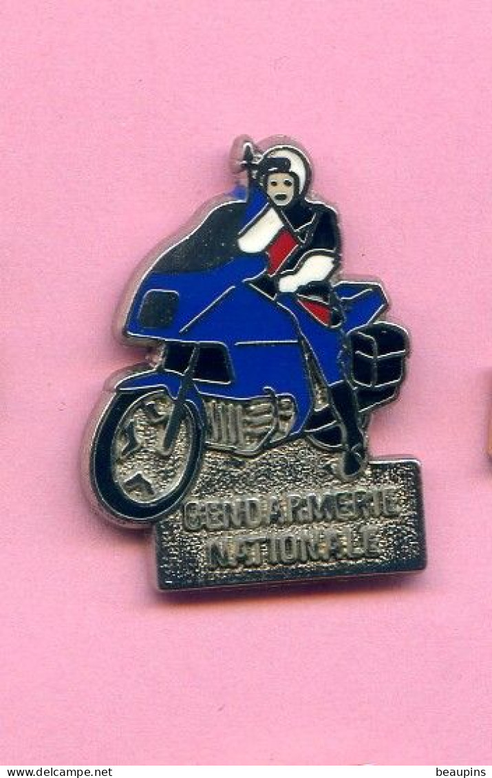 Rare Pins Gendarmerie Motard Zamac Delsart Fr222 - Politie