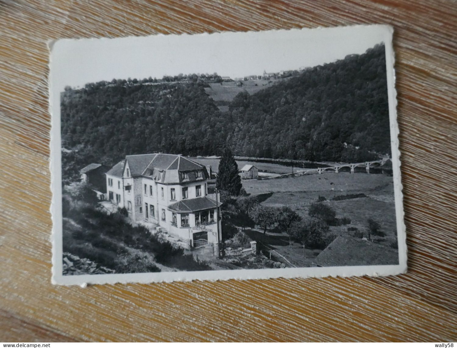 Frahan S/semois Hôtel "aux Roches Fleuries" - Bouillon