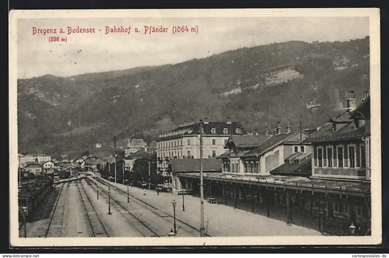 AK Bregenz Am Bodensee, Bahnhof Mit Bahnsteig Und Gleisen, Blick Auf Pfänder  - Autres & Non Classés