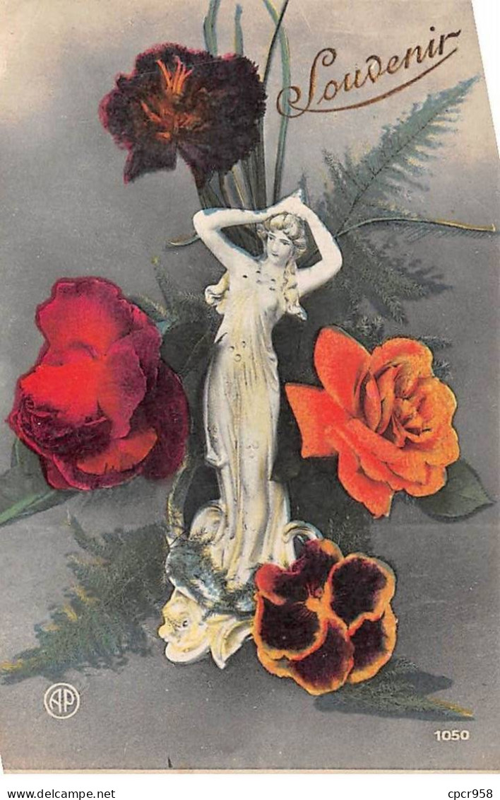 Fantaisie - N°91189 - Souvenir - Statue De Femme Au Milieu De Fleurs - Autres & Non Classés