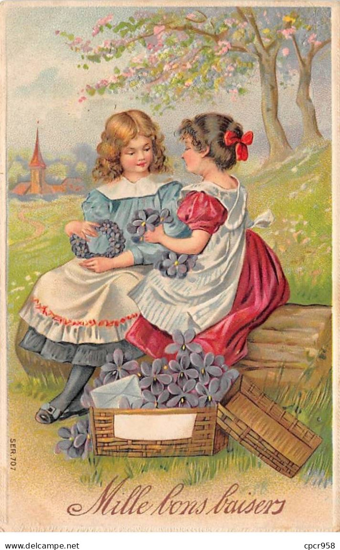 Fantaisie - N°91175 - Mille Bons Baisers - Deux Jeunes Filles Confectionnant Des Couronnes De Violettes - Carte Gaufrée - Autres & Non Classés