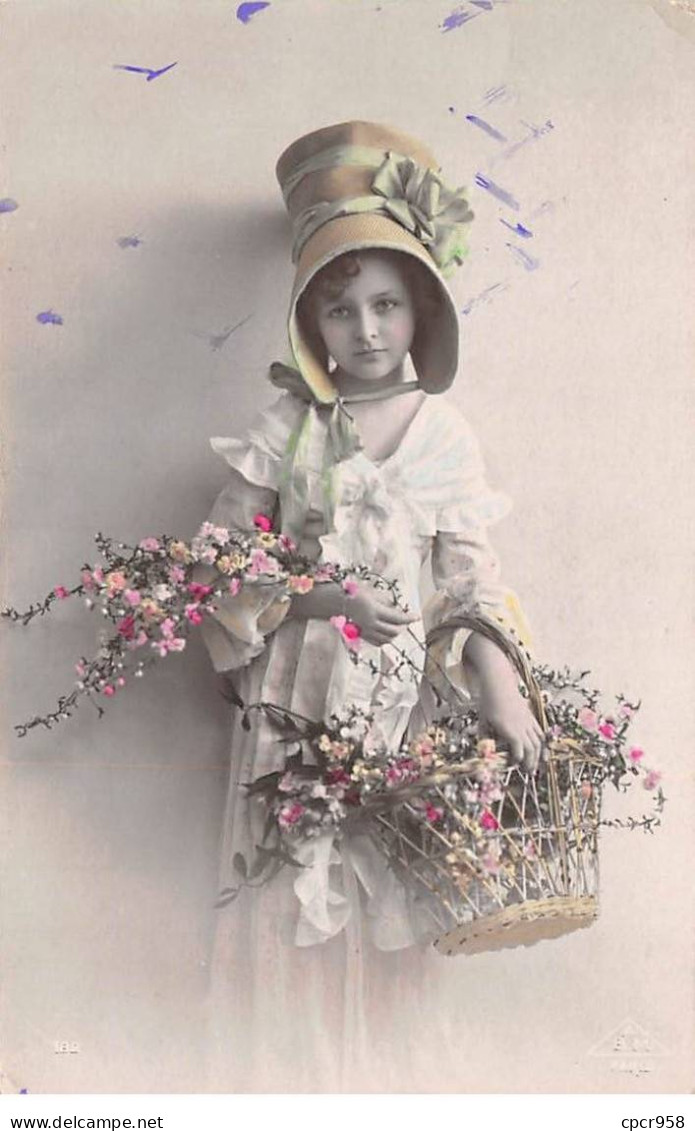 Enfants - N°91134 - Grete Reinwald Portant Des Fleurs Dans Un Panier Et Un Grand Chapeau - Abbildungen