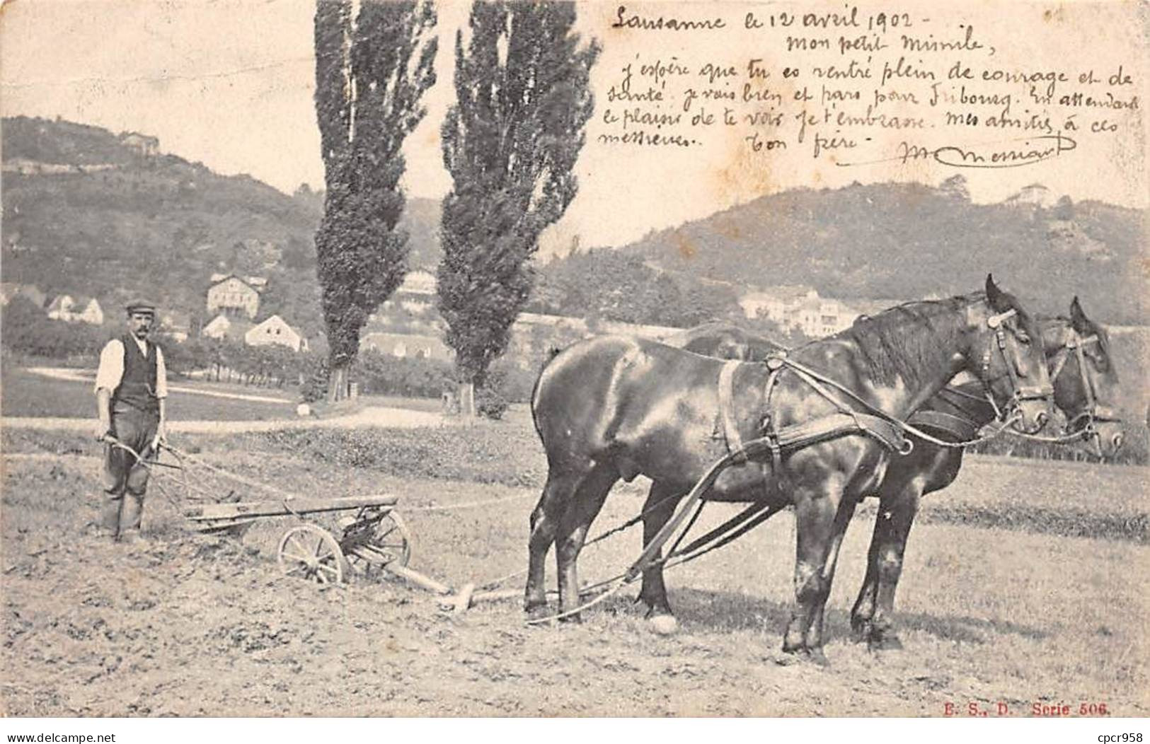 Agriculture - N°91131 - Homme Labourant Sa Terre Avec Une Charrue Tirée Par Des Chevaux - Culture