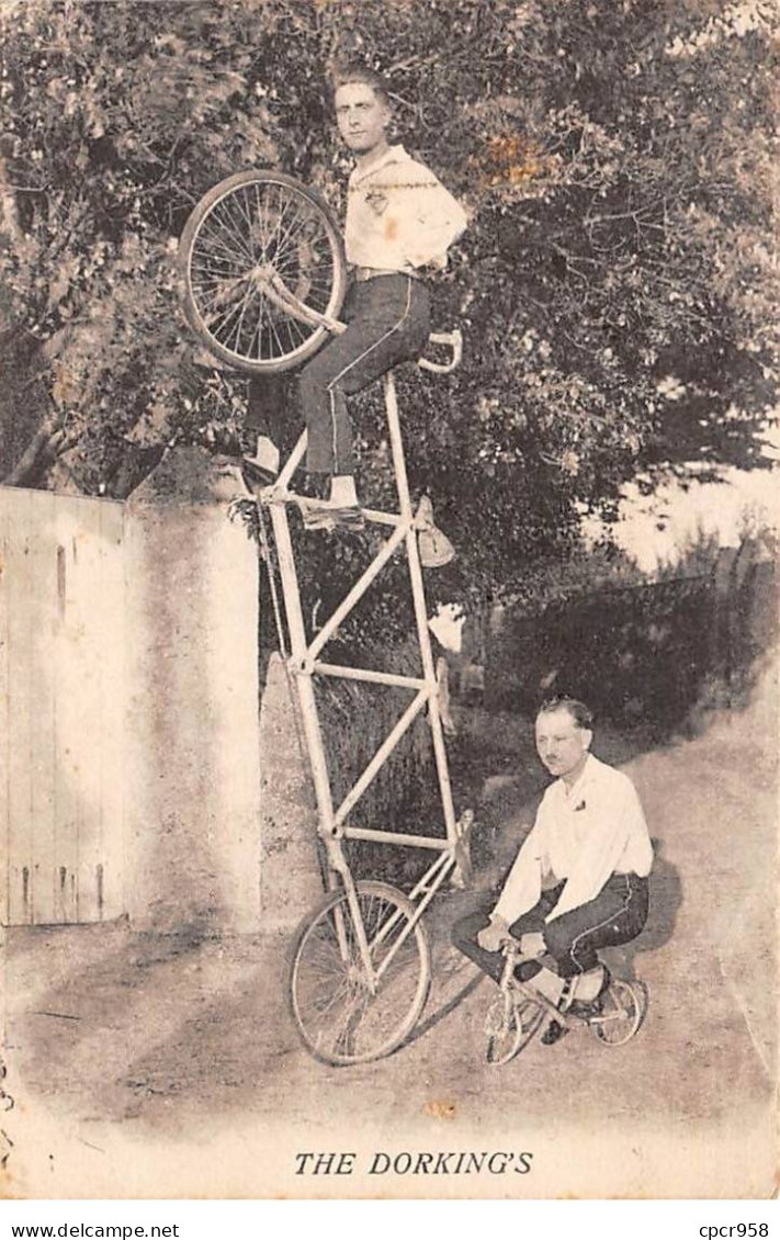 Spectacle - N°90910 - Cirque - The Dorking's - Vélos - Carte Vendue En L'état - Cirque