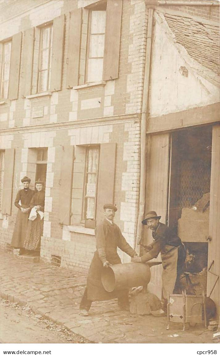 Métier - N°90803 - Hommes Marquant Des Tonneaux - Carte Photo - Kunsthandwerk