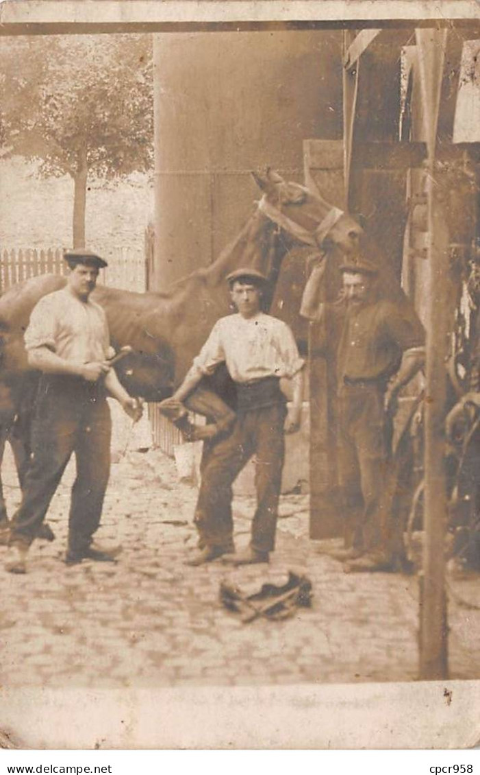 Métier - N°90766 - Maréchal Ferrant Près D'un Cheval - Carte Photo - Craft