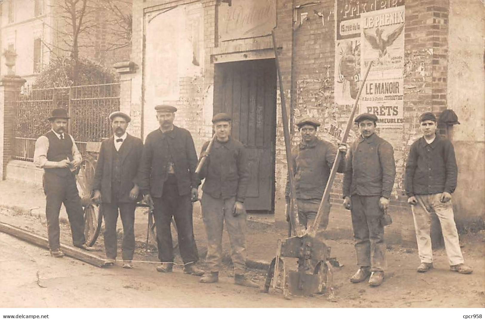 92 - N°90606 - COURBEVOIE ? - Rue Etienne Marcel - Ouvriers Travaillant Dans Une Rue - Carte Photo Vendue En L'état - Courbevoie