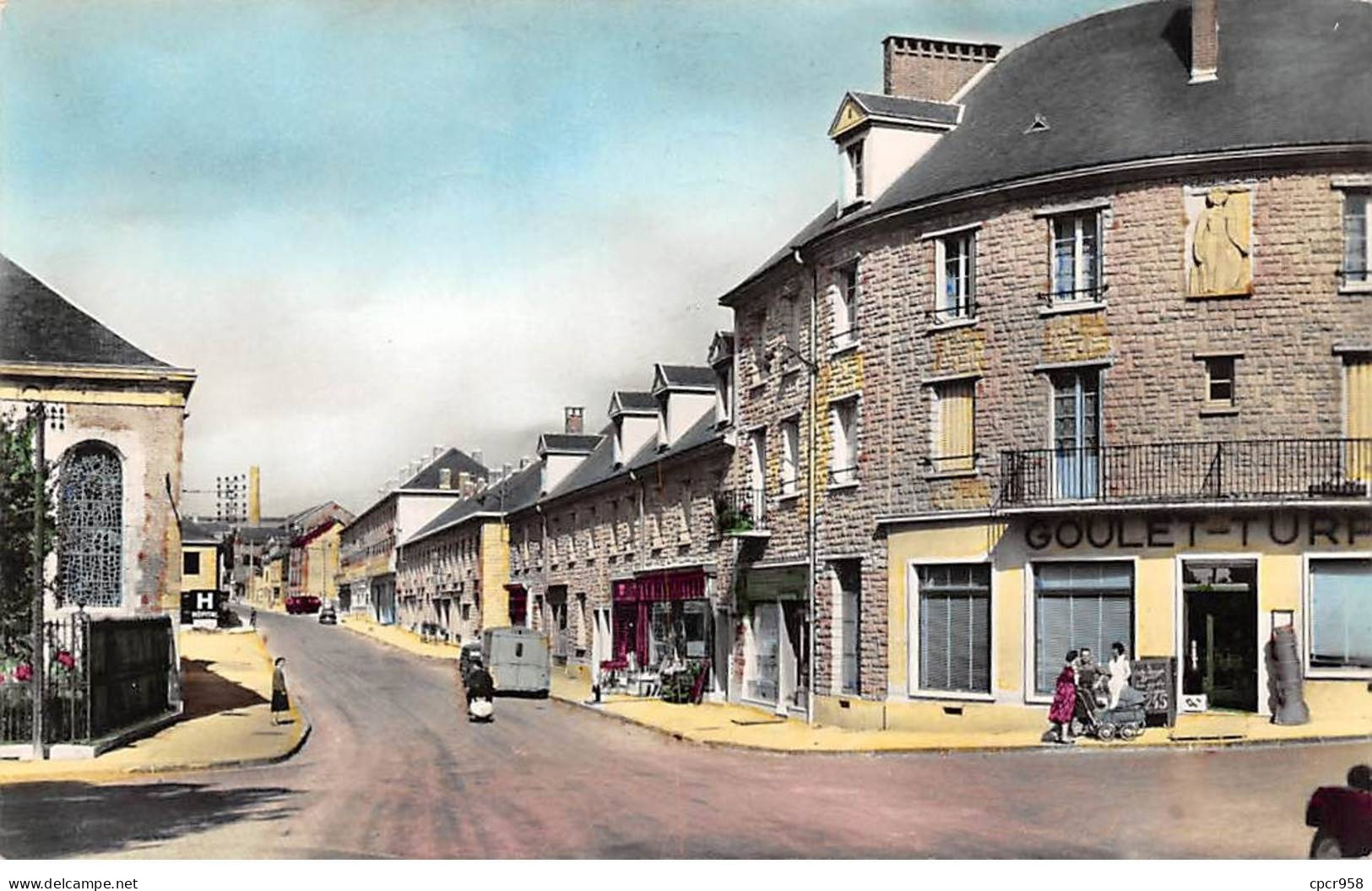 08. San67869. Rethel. Rue Robert Sorbon.  N°25. Edition Villemet - Rethel. Cpsm 9X14 Cm. - Rethel