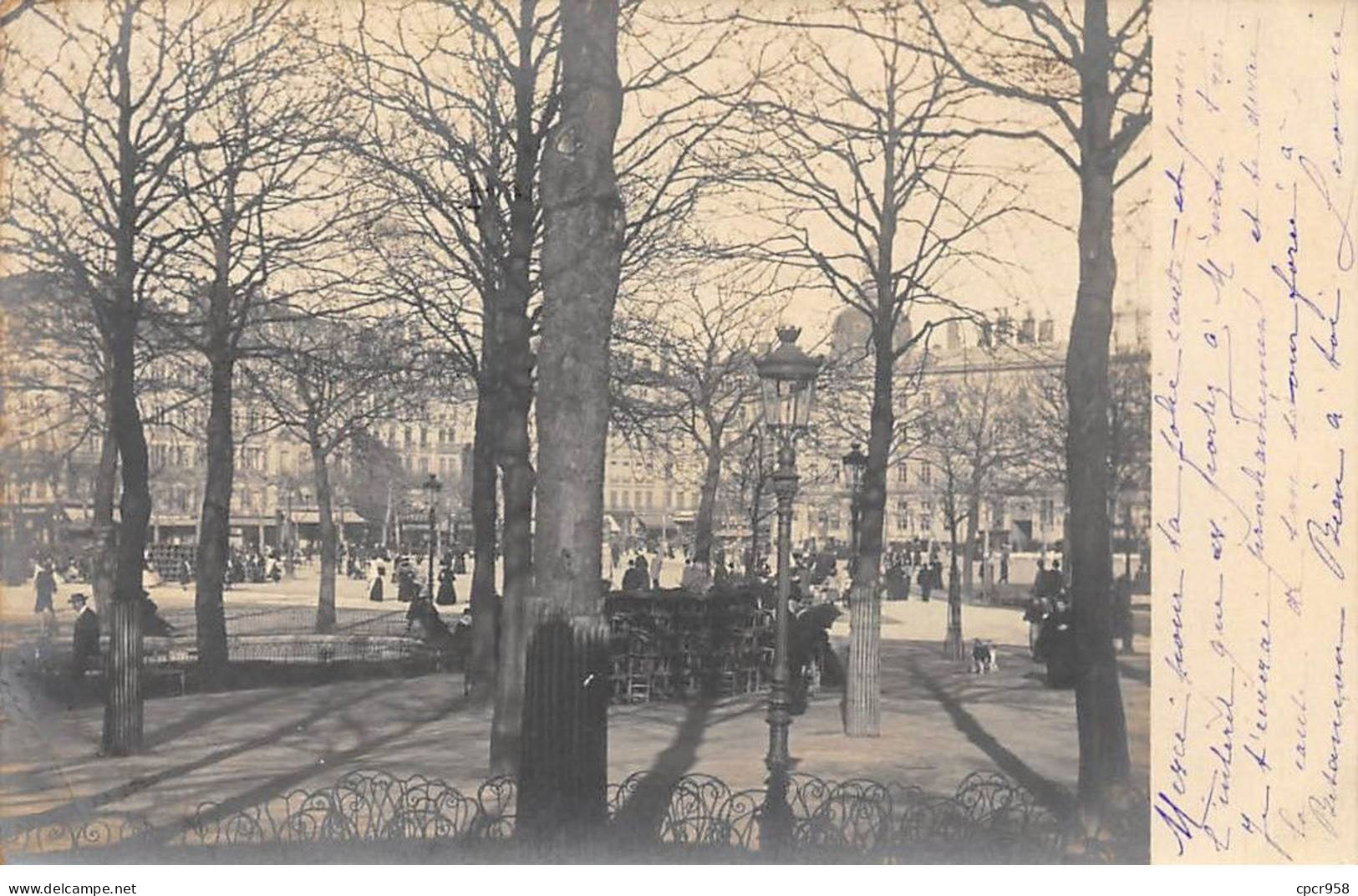 69 - N°91449 - LYON - Un Parc Près D'une Place - Carte Photo - Lyon 1