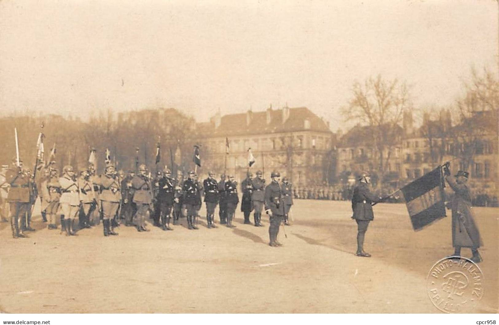 57 - N°91425 - METZ - Cérémonie Militaires Sur Une Place - Carte Photo - Metz