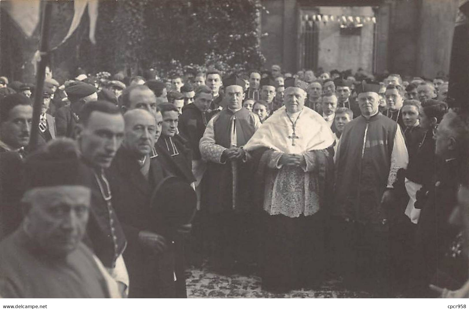 51 - N°91411 - REIMS - Une Procession Religieuse, Avec Un évêque Et Des Prêtres - Carte Photo - Reims