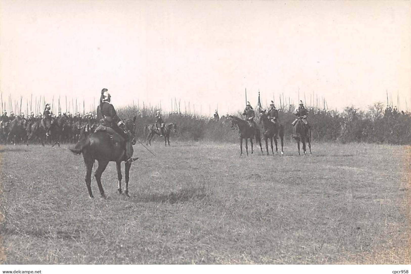 54 - N°91419 - LUNEVILLE - Militaires Sur Leurs Chevaux - Un Rassemblement - Carte Photo - Luneville