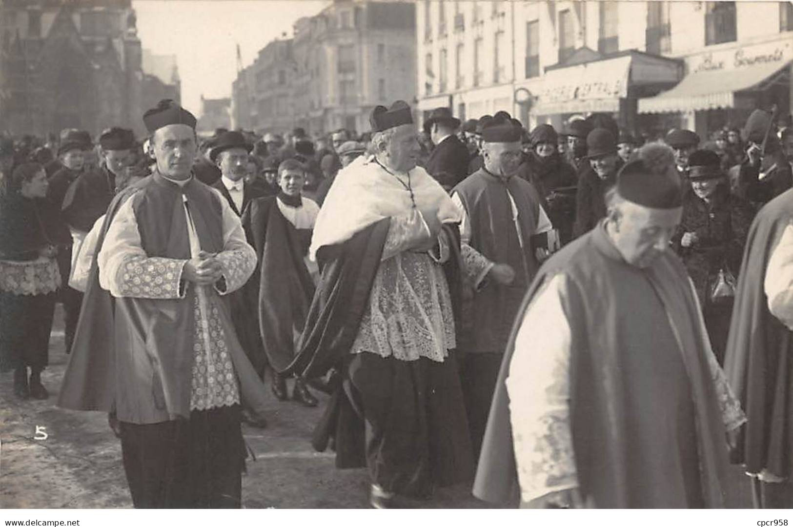 51 - N°91410 - REIMS - Une Procession Religieuse, Avec Des Prêtres - Carte Photo - Reims