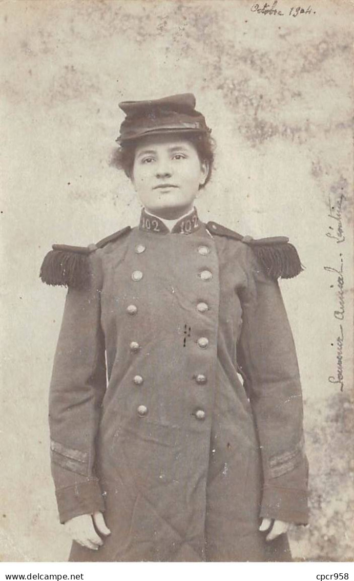 Militaire - N°91338 - Femme Du 102ème - Carte Photo à Localiser - Personen