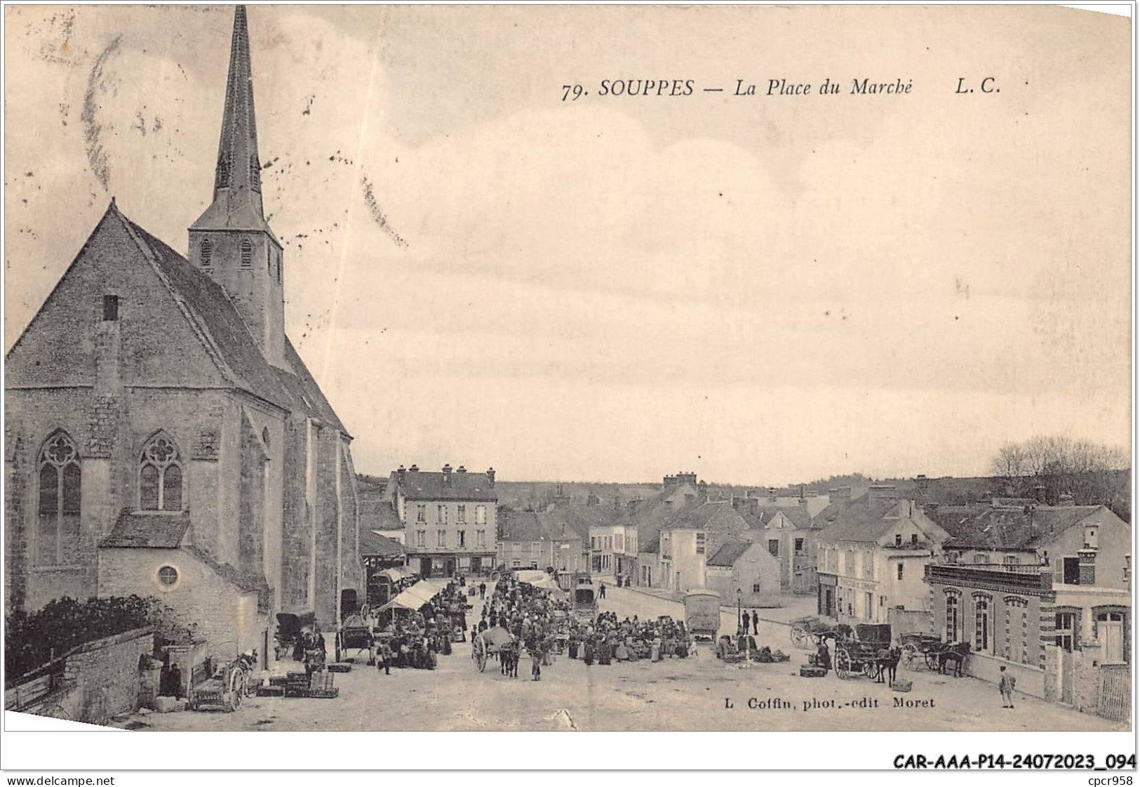 CAR-AAAP14-77-1057 - SOUPPES - La Place Du Marché - Souppes Sur Loing