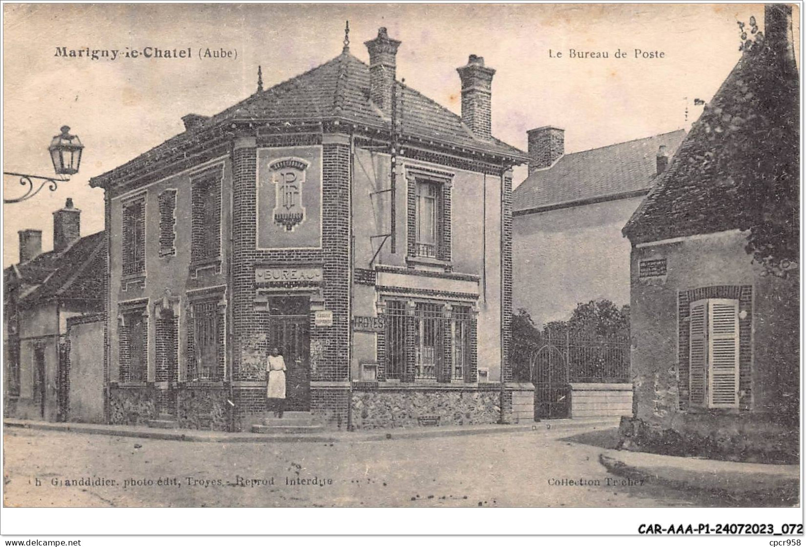 CAR-AAAP1-10-0037 - MARIGNY-LE-CHATEL - Le Bureau De Poste - Autres & Non Classés