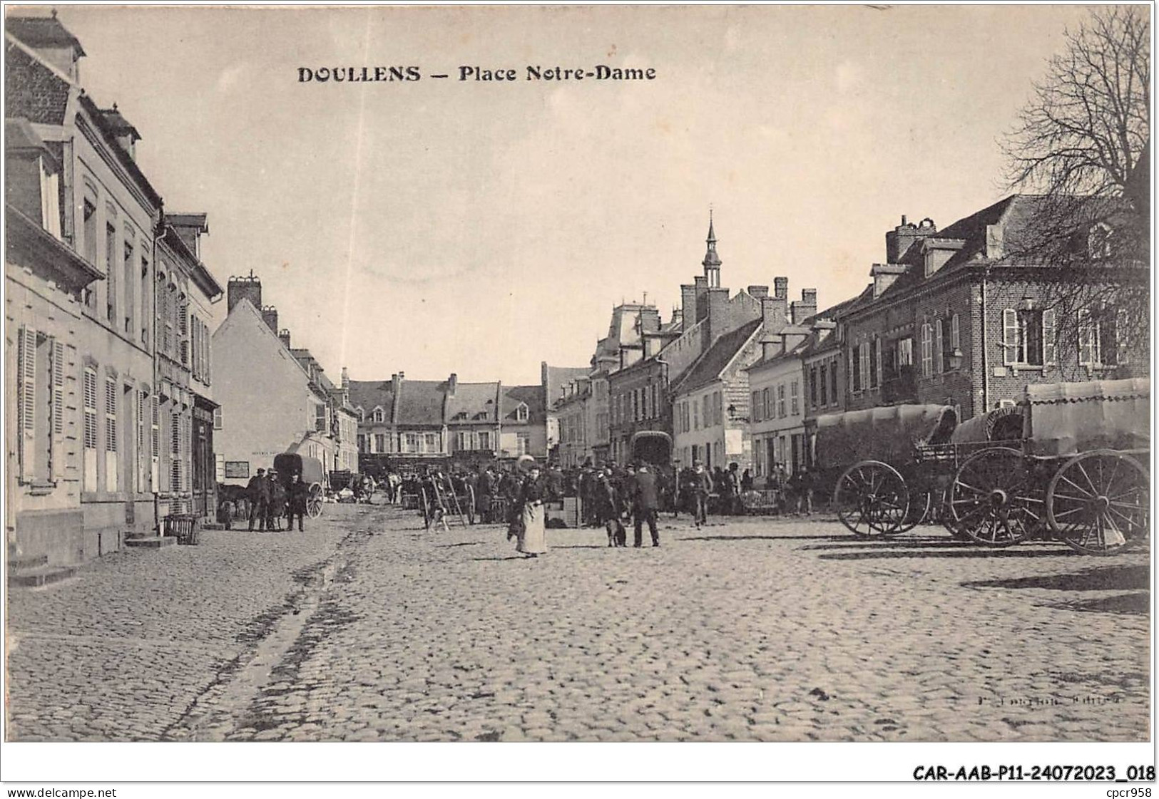 CAR-AABP11-80-0830 - DOULLENS - Place Notre-dame - Doullens