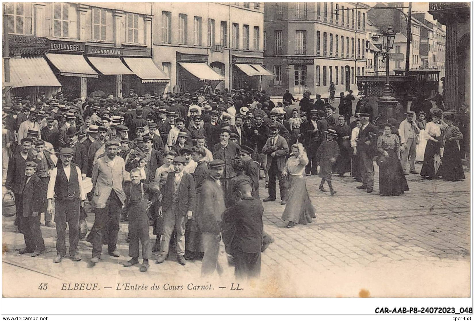 CAR-AABP8-76-0597 - ELBEUF - L'entrée Du Cours Carnot - Boulangerie - Elbeuf