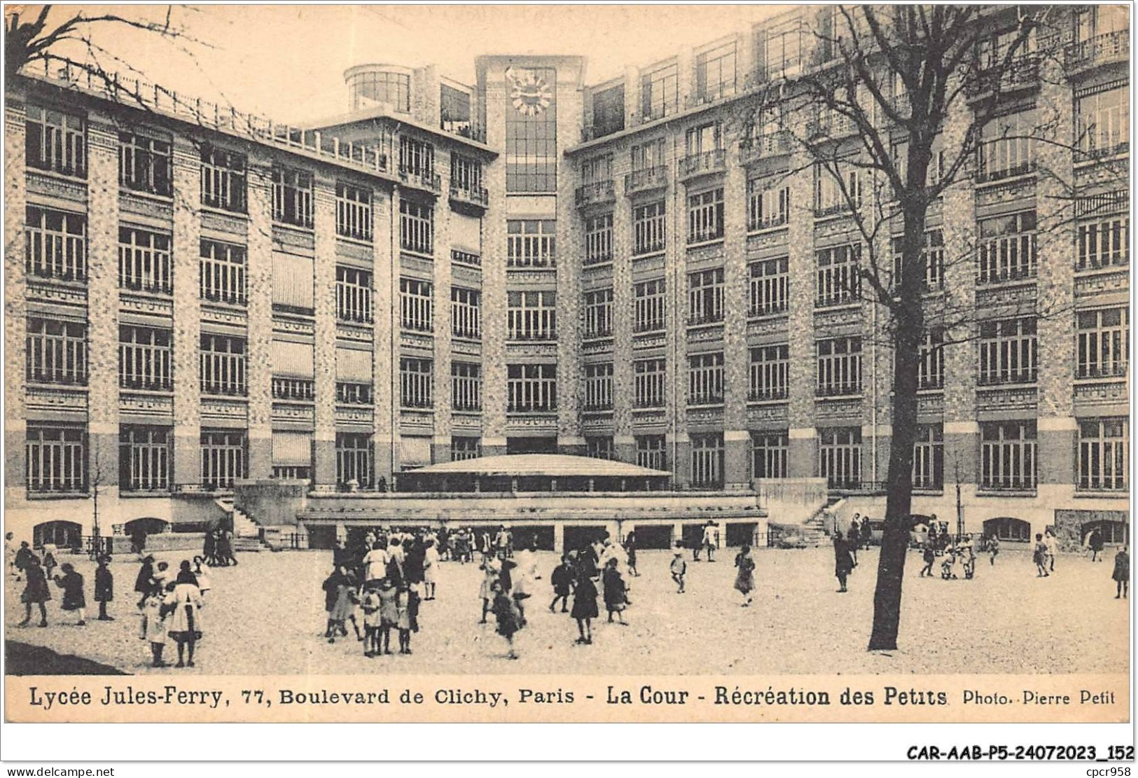 CAR-AABP5-75-0394 - PARIS XVII - Lycée Jules Ferry - Recreation Des Petits - Arrondissement: 17