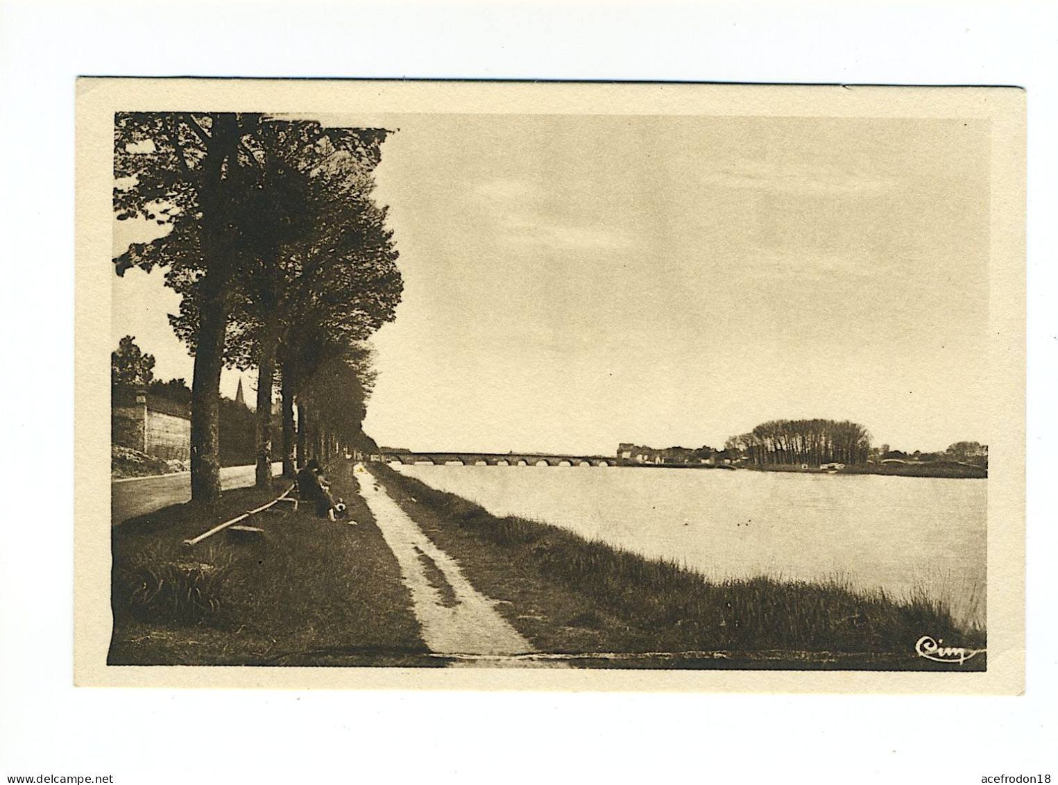 La Charité-sur-Loire - La Loire - Vue Prise Du Champ Du Seigneur - La Charité Sur Loire