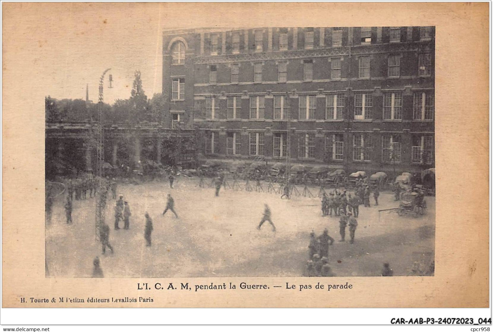 CAR-AABP3-59-0185 - LILLE - L'I.C.A.M. Pendant La Guerre - Le Pas De Parade - Lille