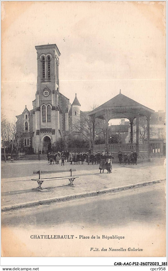 CAR-AACP12-86-1103 - CHATELLERAULT - Place De La Republique - Chatellerault