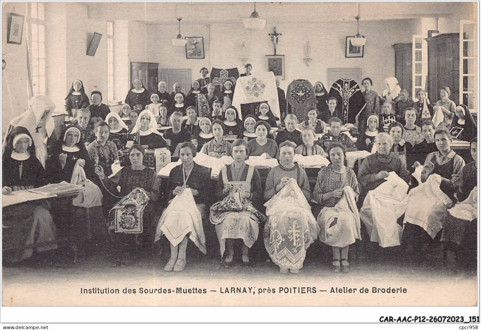 CAR-AACP12-86-1088 - Institution Des Sourdes-muettes - LARNAY - POITIERS - Ateliers De Broderie - Metier - Poitiers