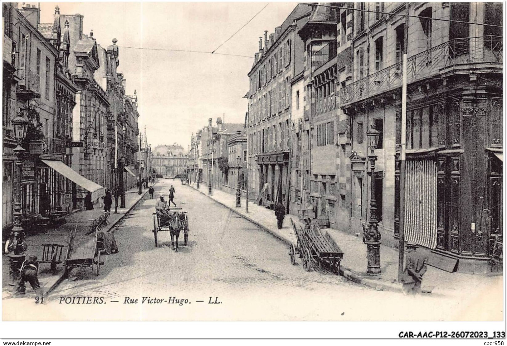 CAR-AACP12-86-1079 - POITIERS - Rue Victor-hugo - Poitiers