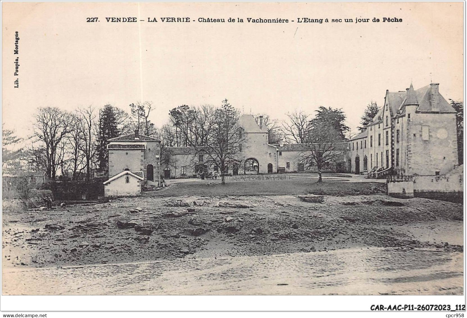 CAR-AACP11-85-0974 - VENDEE - LA VERRIE - Chateau De La Vachonniere - L'etang A Sec Un Jour De Peche - Other & Unclassified