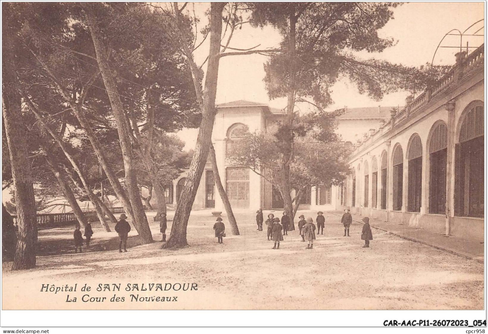 CAR-AACP11-83-0945 - HYERES - Hopital De SAN SALVADOR - La Cour Des Nouveaux - Hyeres