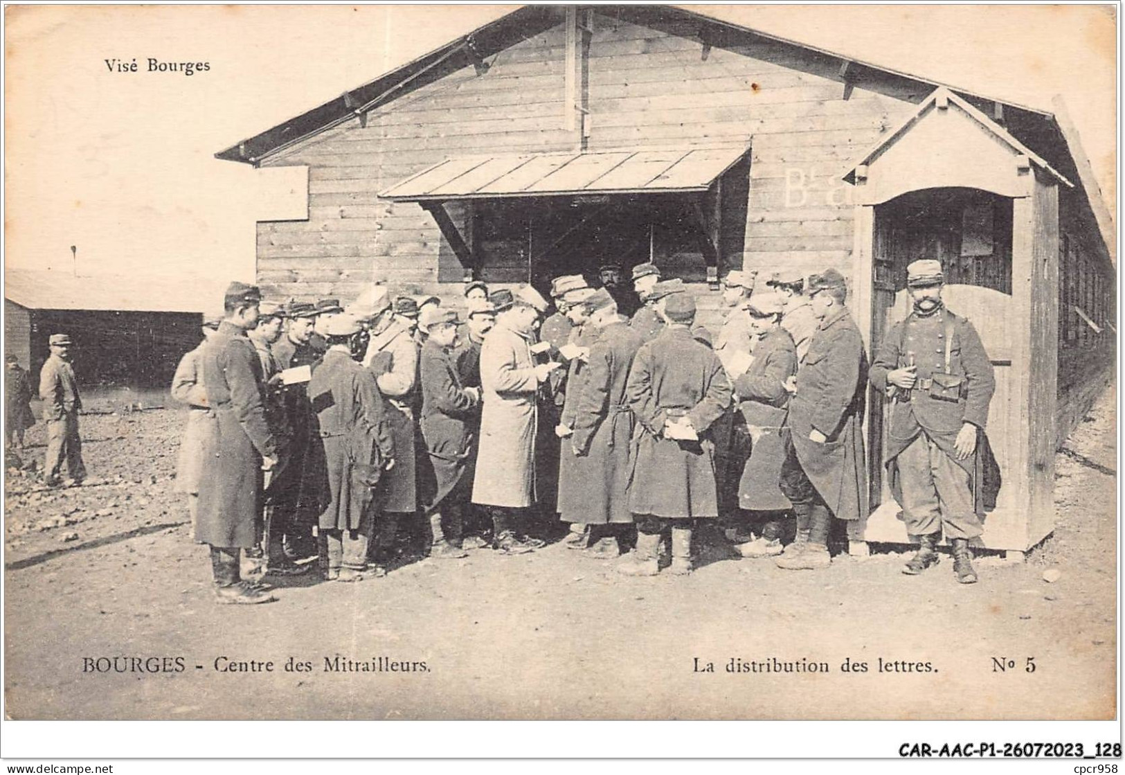 CAR-AACP1-18-0065 - BOURGES - Centre Des Mitrailleurs - La Distribution Des Lettres - Bourges