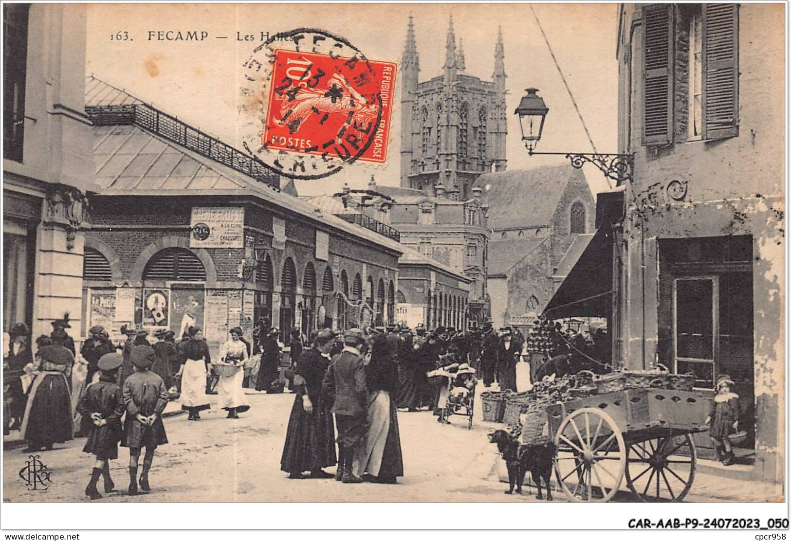 CAR-AABP9-76-0673 - FECAMP - Les Halles - Fécamp