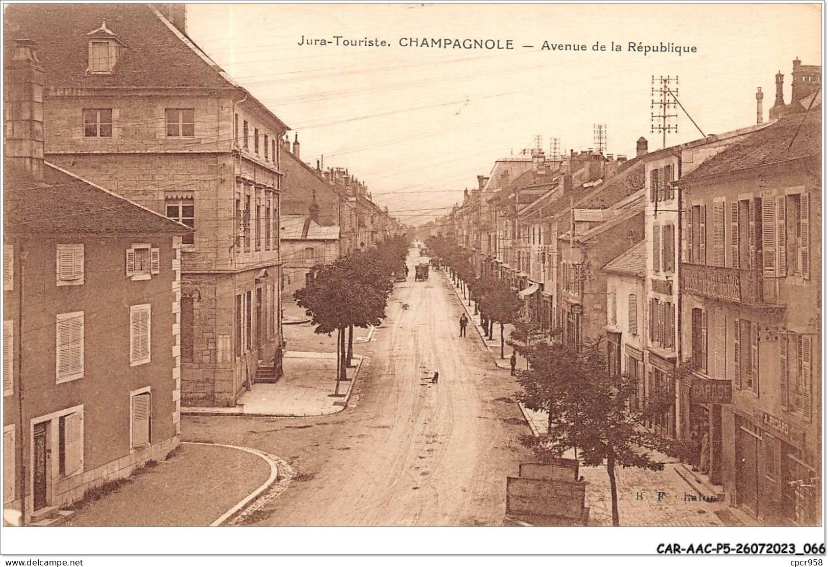 CAR-AACP5-39-0389 - CHAMPAGNOLE - Avenue De La Republique - Garge - Champagnole