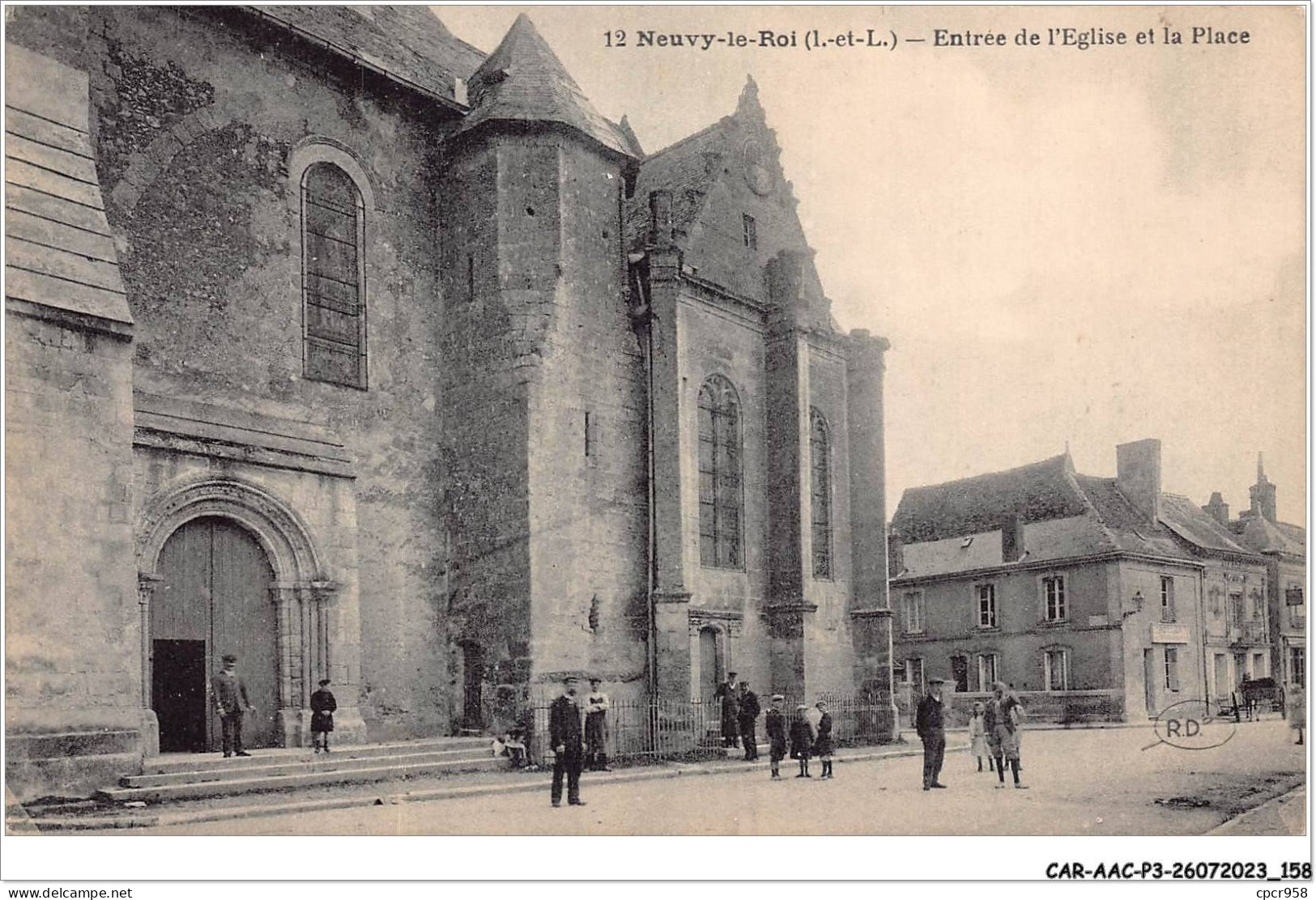 CAR-AACP3-37-0252 - NEUVY-LE-ROI - Entrée De L'Eglise Et La Place  - Neuvy-le-Roi