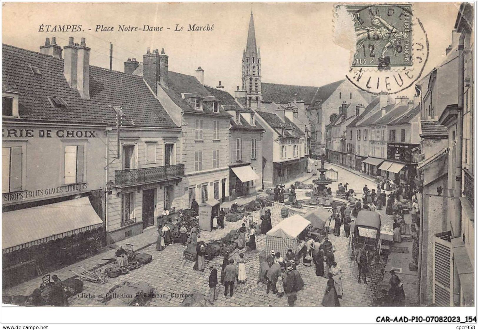 CAR-AADP10-91-0889 - ETAMPES - Place Notre Dame - Le Marché - Etampes