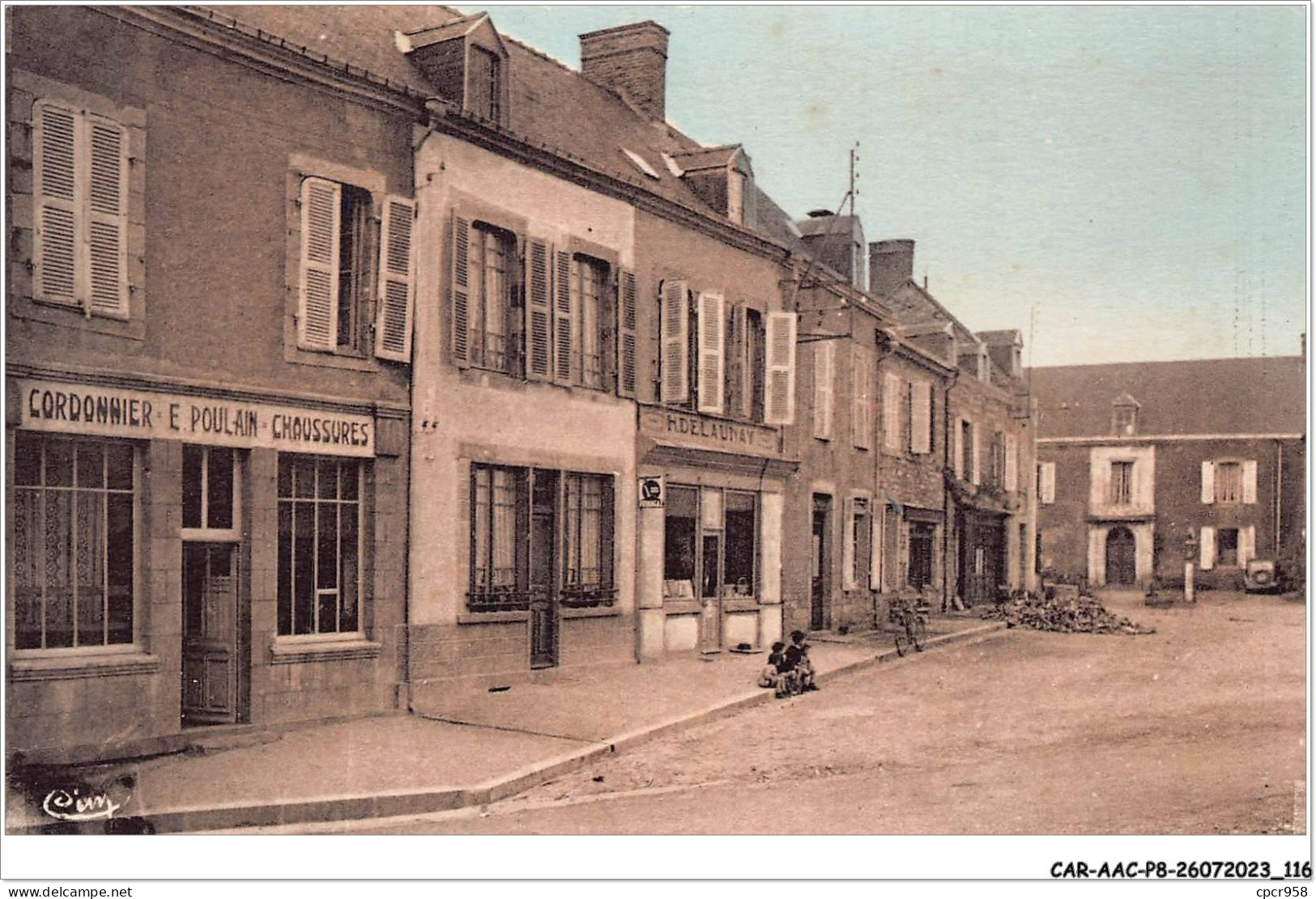 CAR-AACP8-53-0695 - JUVIGNE - Place De L'eglise - Cote Nord - Commerces Cprdonnier E. Poulain - Autres & Non Classés