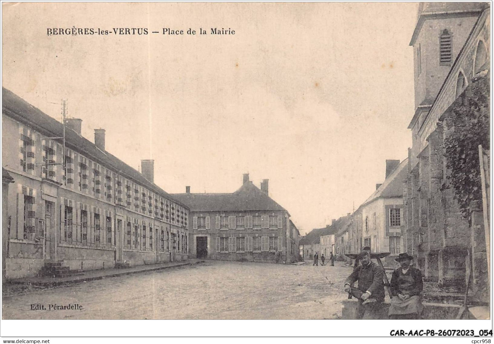 CAR-AACP8-51-0664 - BERGERES-LES-VERTUS -place De La Mairie - Vertus