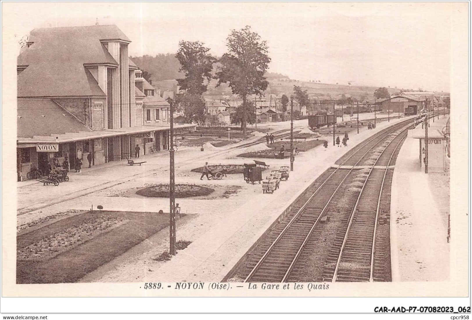 CAR-AADP7-60-0557 - NOYON - La Gare Et Les Quais - Noyon