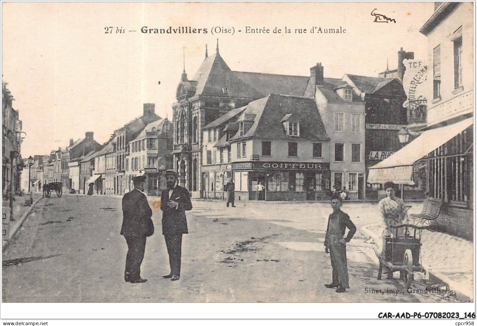 CAR-AADP6-60-0505 - GRANDVILLIERS - Entré De La Rue D'aumale - Coiffeur - Grandvilliers