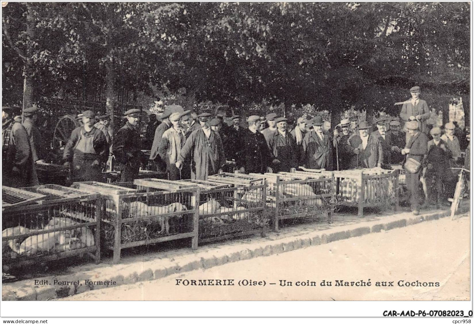 CAR-AADP6-60-0432 - FORMERIE - Un Coin Du Marché Aux Cochons - Carte Vendue En L'etat - Formerie