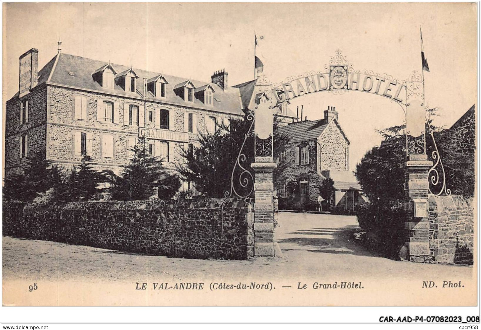 CAR-AADP4-22-0258 - VAL ANDRE - Le Grand Hotel - Pléneuf-Val-André