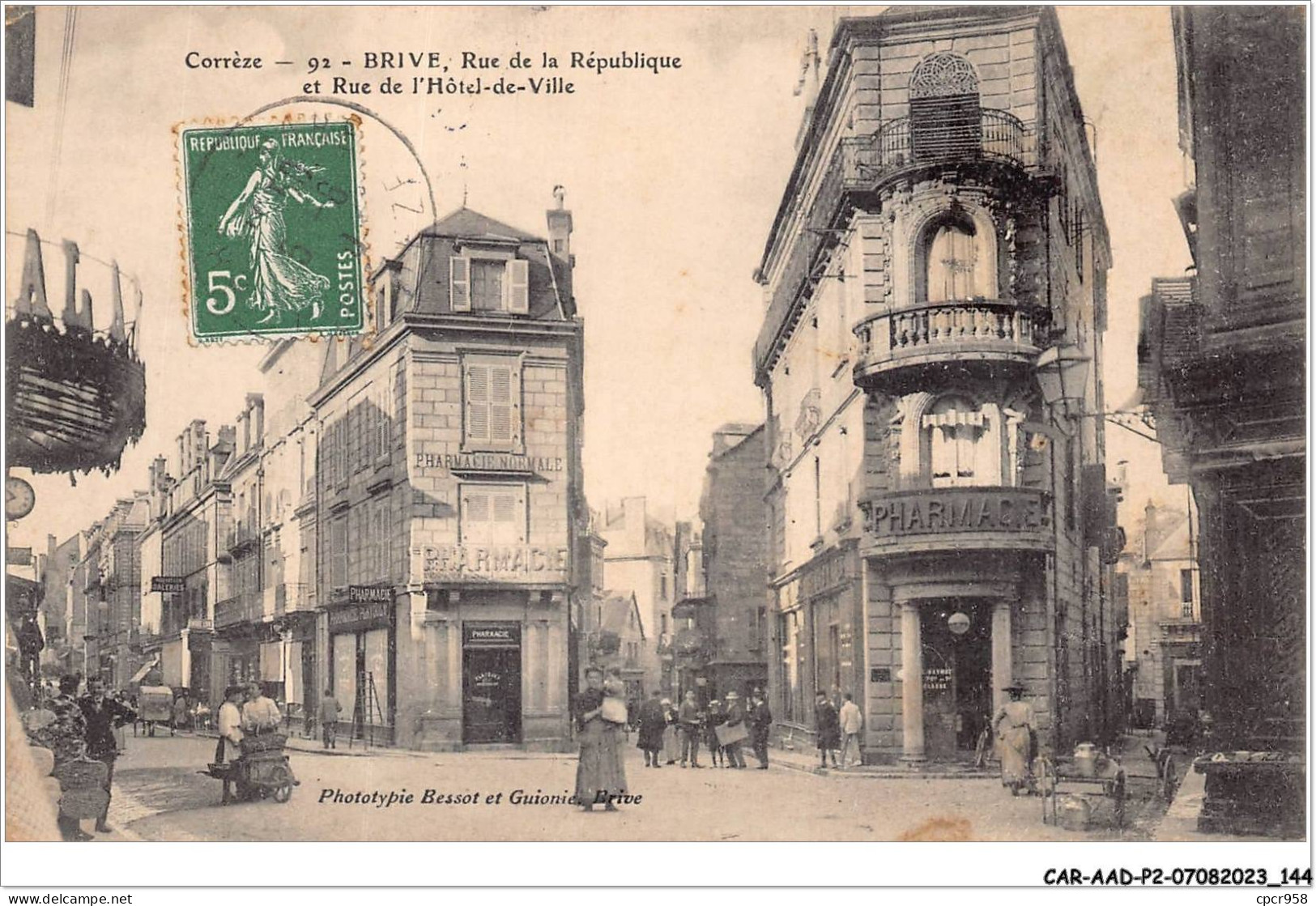 CAR-AADP2-19-0161 - BRIVE - Rue De La Republique Et Rue De L'Hotel-de-ville - Brive La Gaillarde