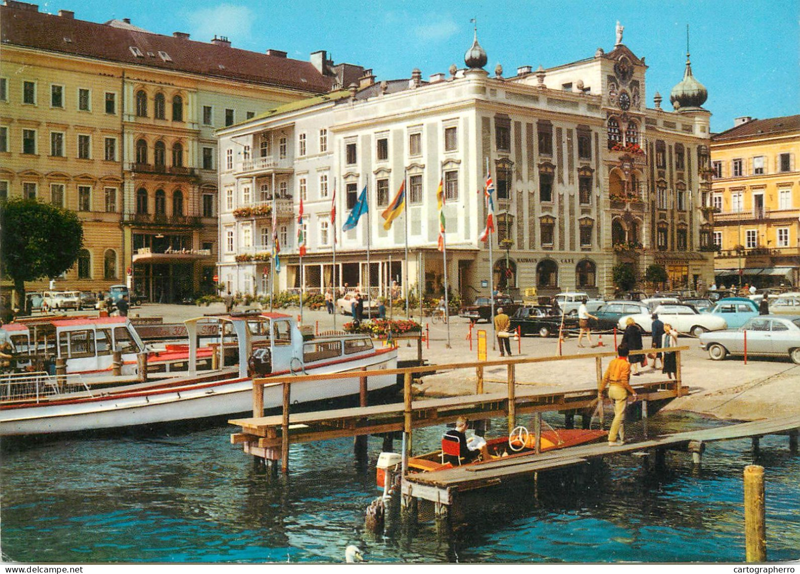 Navigation Sailing Vessels & Boats Themed Postcard Gmunden Am Traunsee Rathaus Im Salzkammergut - Segelboote