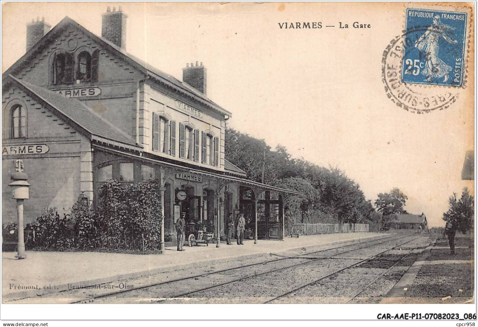 CAR-AAEP11-95-1075 - VIARMES - La Gare - Viarmes