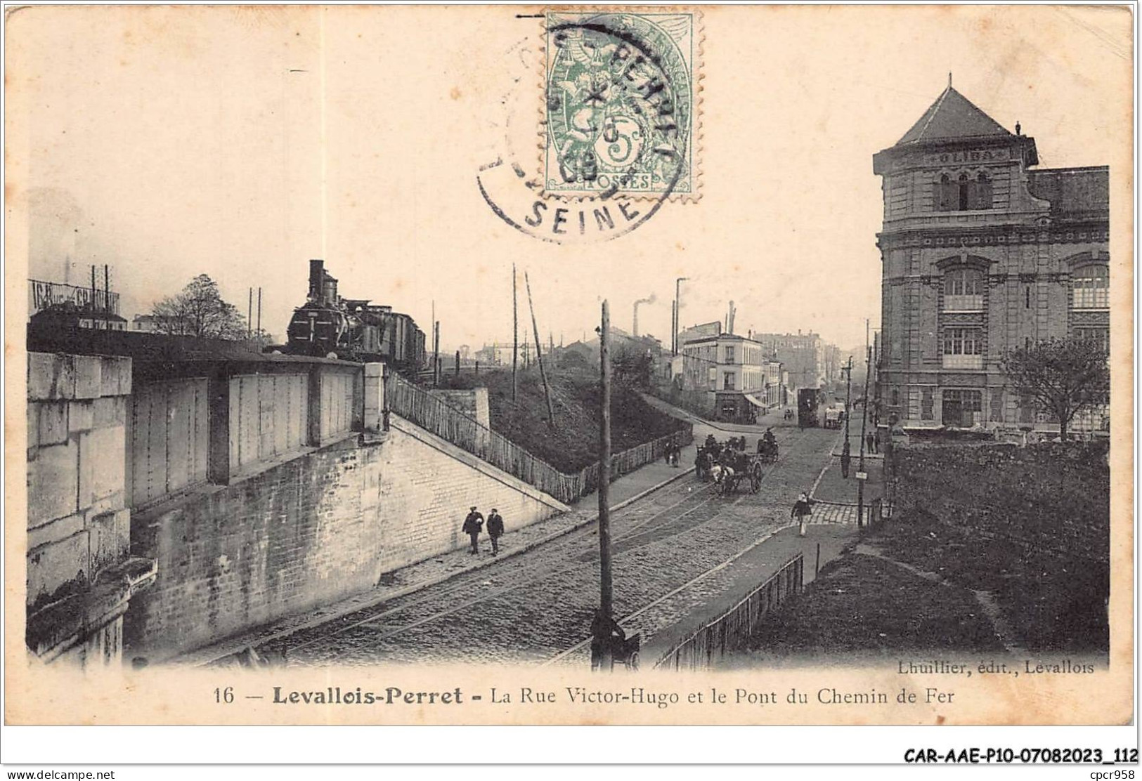 CAR-AAEP10-92-0996 - LEVALLOIS-PERRET - La Rue Victor Hugo Et Le Pont Du Chemin De Fer - Train - Levallois Perret