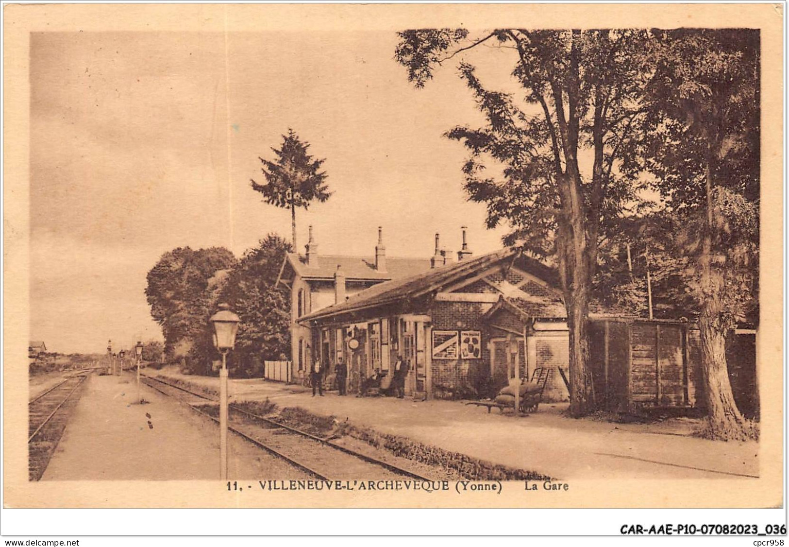 CAR-AAEP10-89-0958 - VILLENEUVE-L'ARCHEVEQUE - La Gare - Carte Pliee, Vendue En L'etat - Villeneuve-l'Archevêque