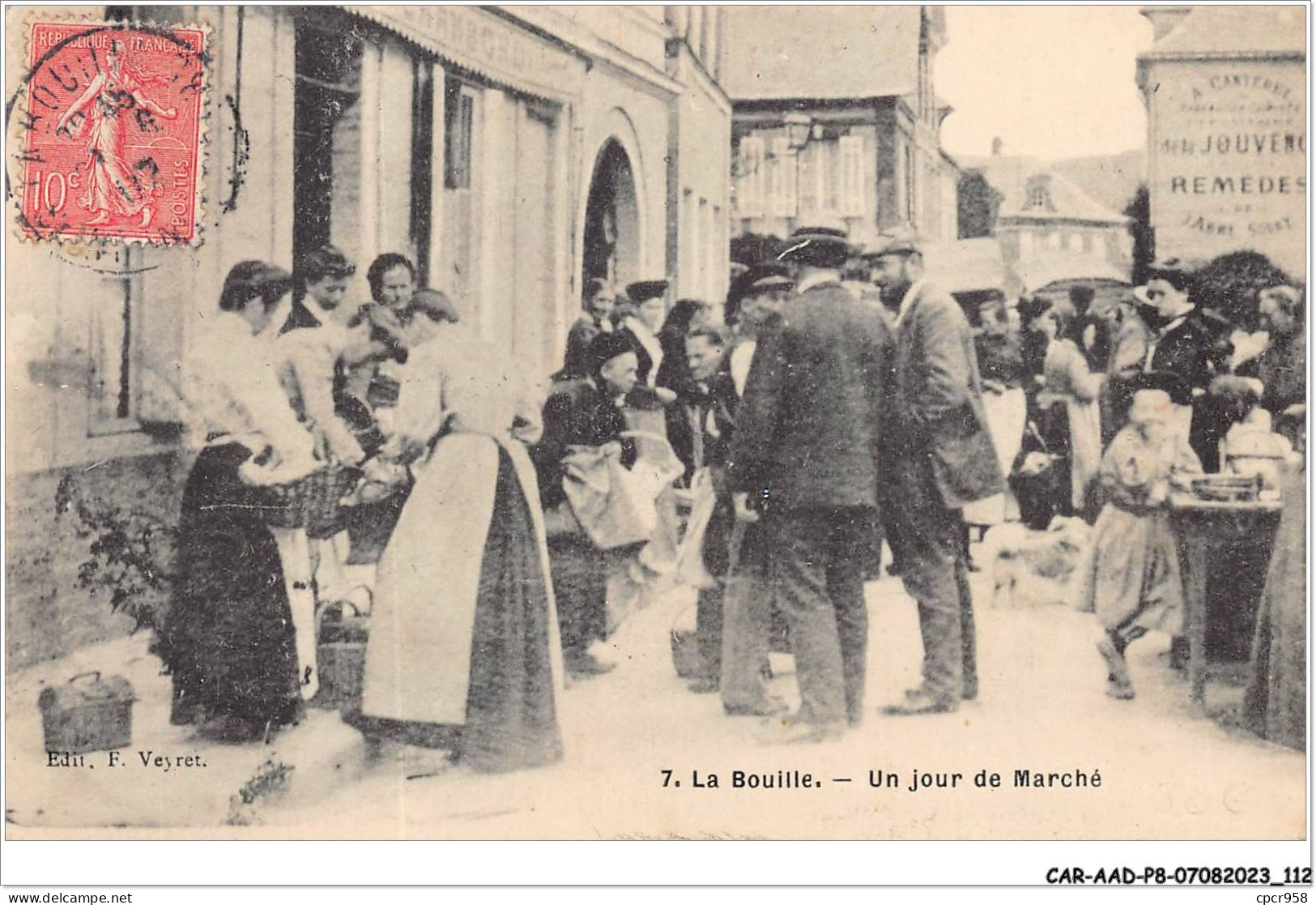 CAR-AADP8-76-0679 - LA BOUILLE - Un Jour De Marché - La Bouille